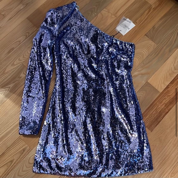 Bardot One Shoulder Sequin Dress Blue/Purple NWT (Size 6, Fits like an 8) - Picture 5 of 6